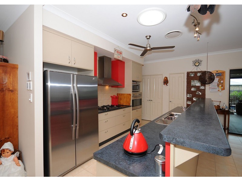 7 Amstal Ave, Wondunna QLD 4655