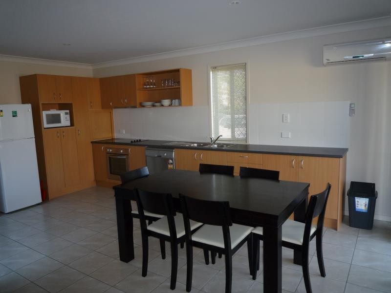 27/1 Ibis Bvd, Eli Waters QLD 4655