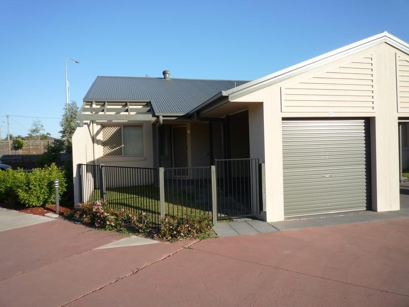 27/1 Ibis Bvd, Eli Waters QLD 4655