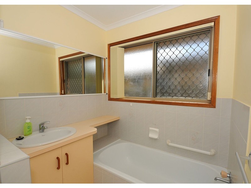 7 Snow Street, Torquay QLD 4655