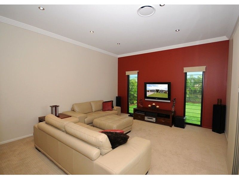 23 Harrison Cct, Urangan QLD 4655