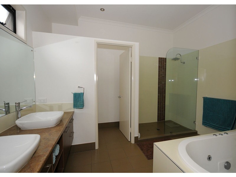 23 Harrison Cct, Urangan QLD 4655