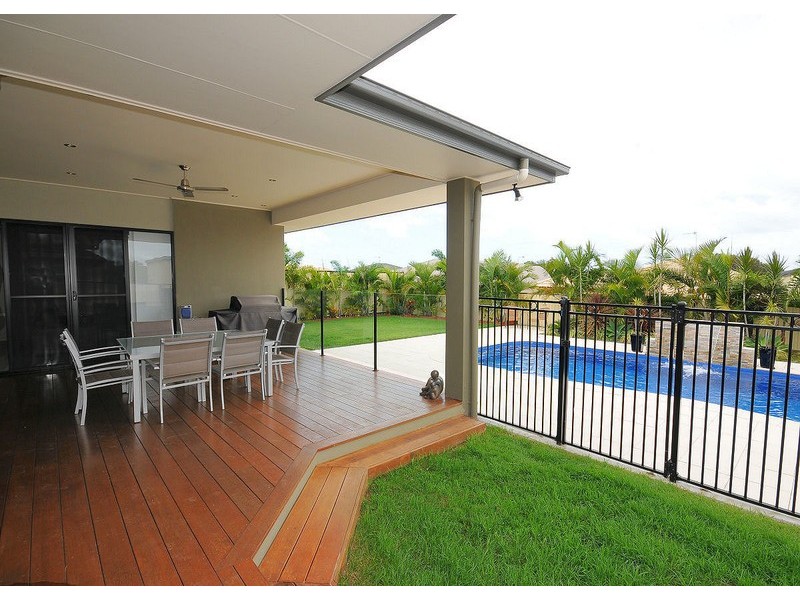 23 Harrison Cct, Urangan QLD 4655
