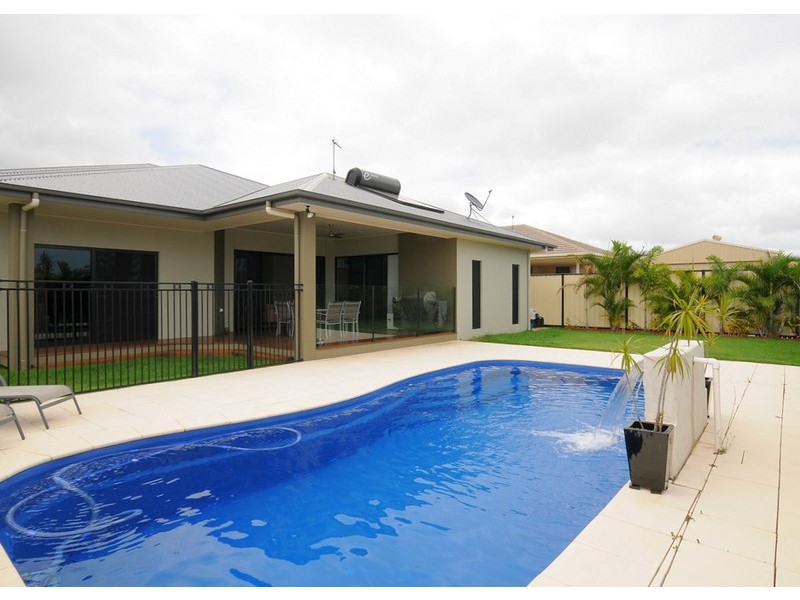 23 Harrison Cct, Urangan QLD 4655