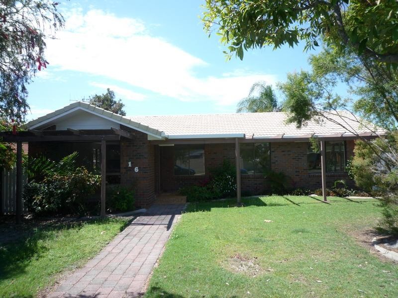 16 Hastings Street, Pialba QLD 4655