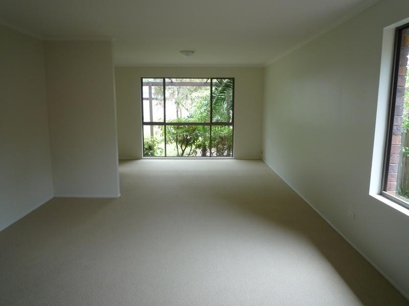 16 Hastings Street, Pialba QLD 4655