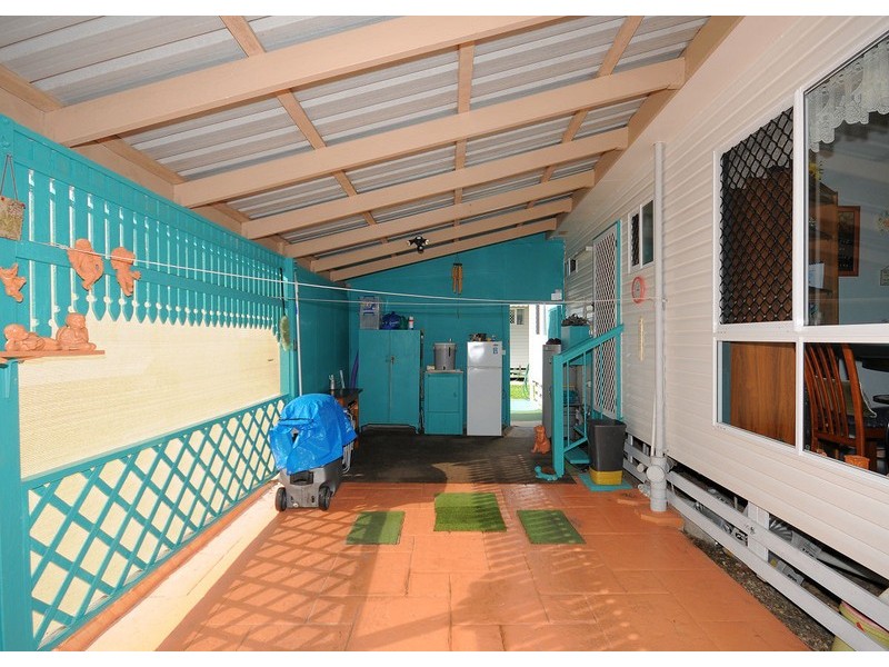 20  Palm Avenue, Eli Waters QLD 4655