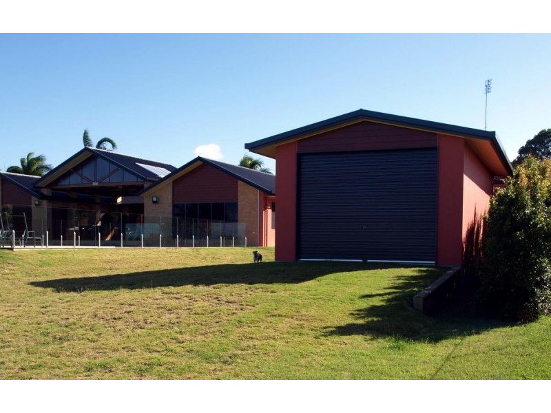 27 Pelican Avenue, Booral QLD 4655