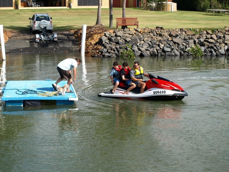 27 Pelican Avenue, Booral QLD 4655