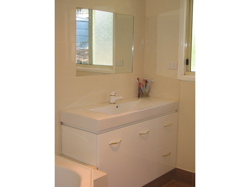 2 Dolphin Avenue, Booral QLD 4655
