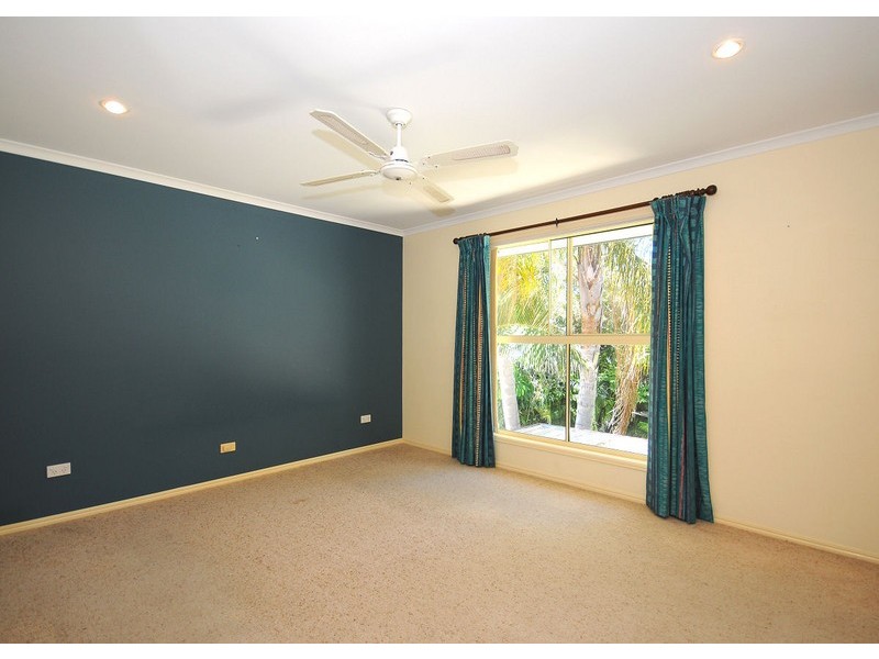 757 Boat Harbour Drive, Urangan QLD 4655