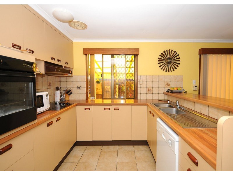 7 Virginia Court, Scarness QLD 4655