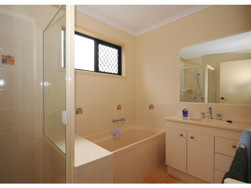 6 Cassia Avenue, Scarness QLD 4655