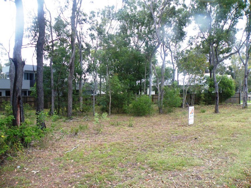41  Lyons, Point Vernon QLD 4655