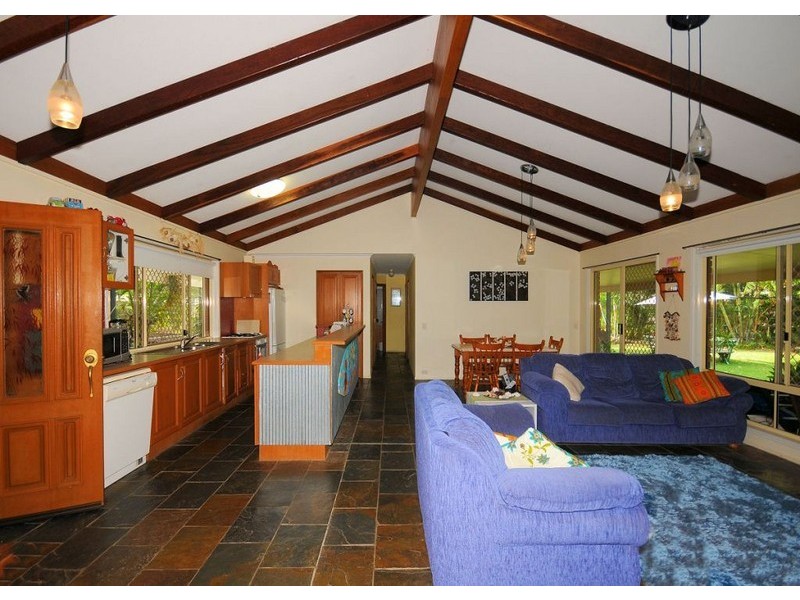 32 Palmwood Drive, Dundowran Beach QLD 4655
