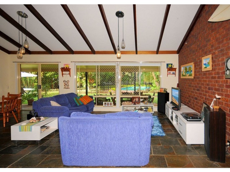 32 Palmwood Drive, Dundowran Beach QLD 4655