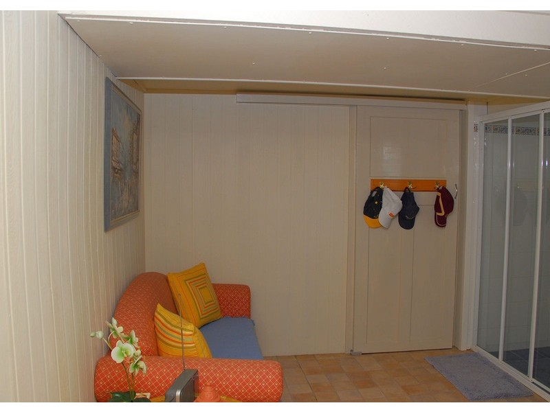 1 Hibiscus Street, Urangan QLD 4655