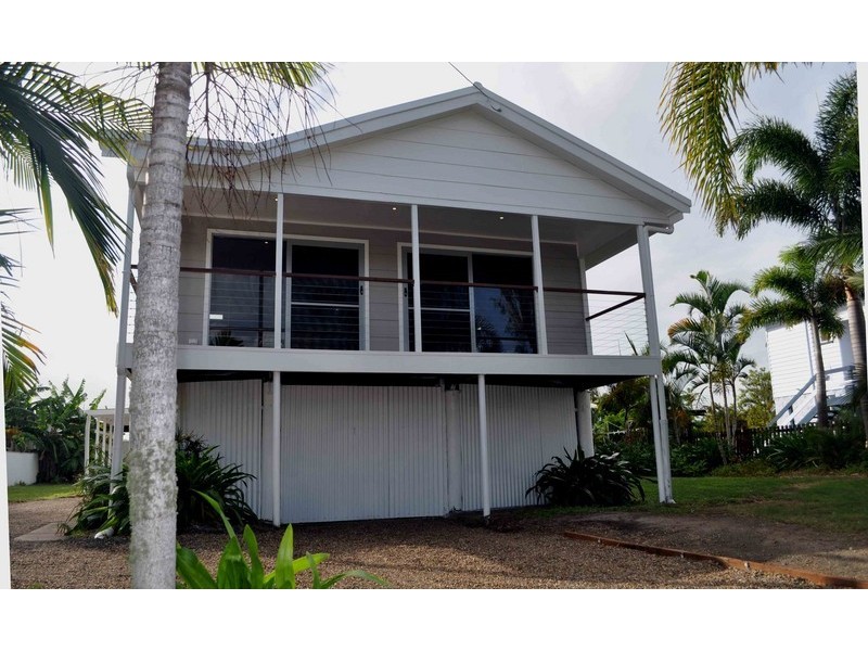 127 Pulgul Street, Urangan QLD 4655