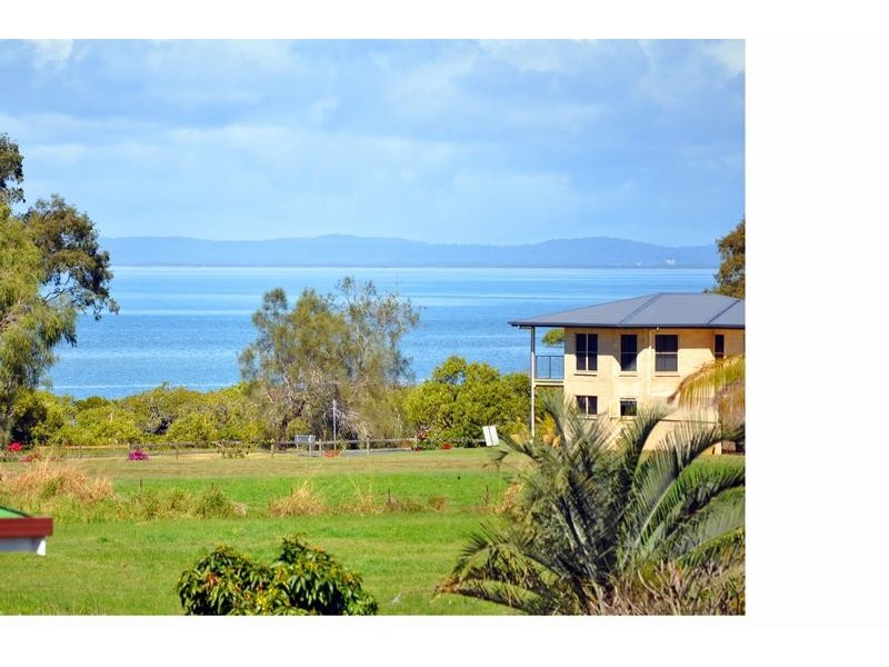 127 Pulgul Street, Urangan QLD 4655
