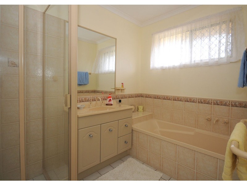 115 Honiton Street, Torquay QLD 4655