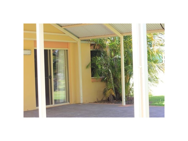 6 Lester Crescent, Torquay QLD 4655