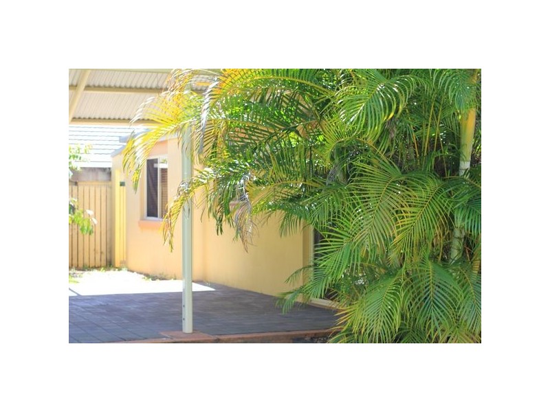 6 Lester Crescent, Torquay QLD 4655