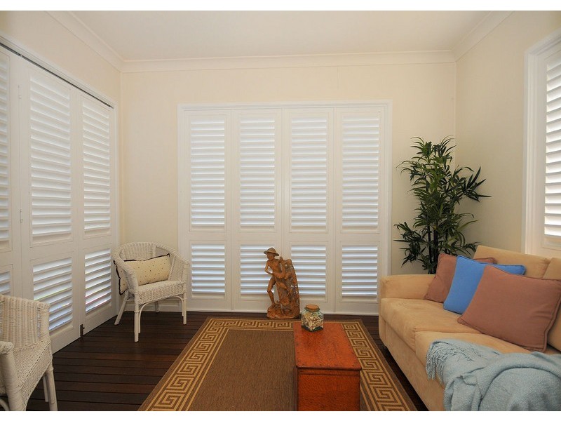 39 Shell Street, Urangan QLD 4655