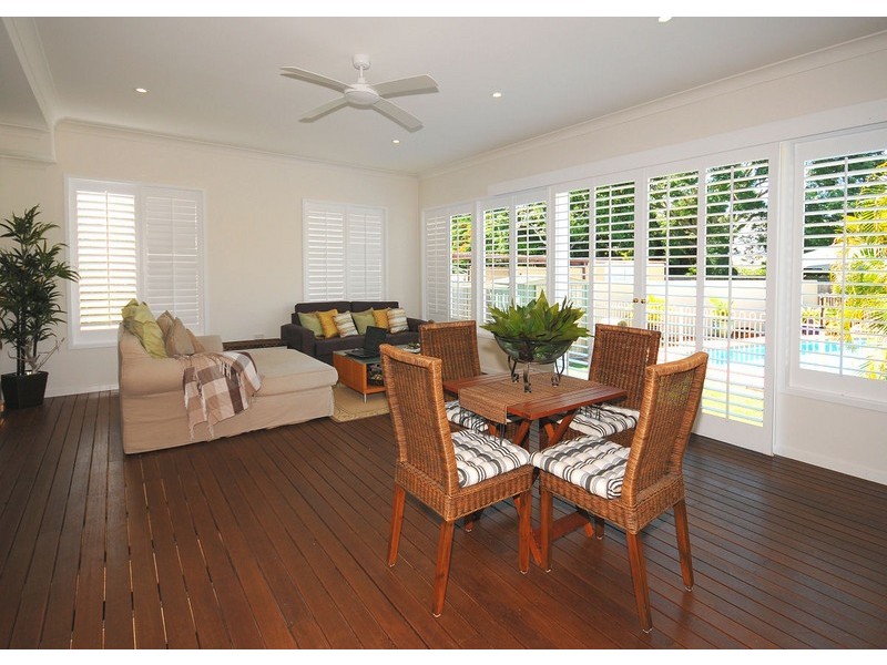 39 Shell Street, Urangan QLD 4655