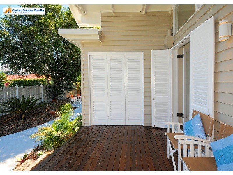 39 Shell Street, Urangan QLD 4655