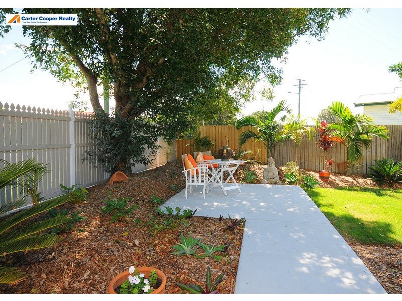 39 Shell Street, Urangan QLD 4655