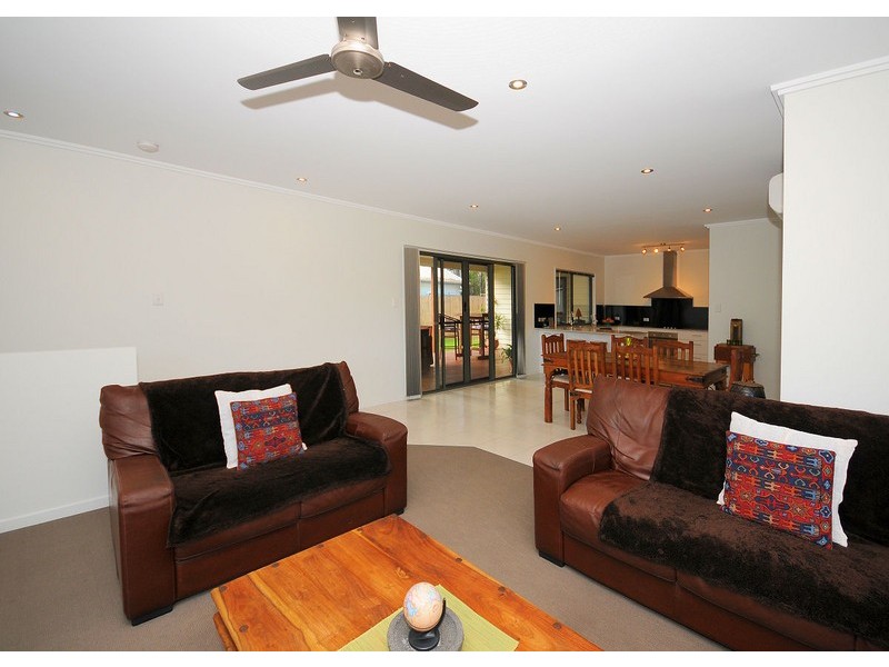 13 Cumberland Court, Point Vernon QLD 4655