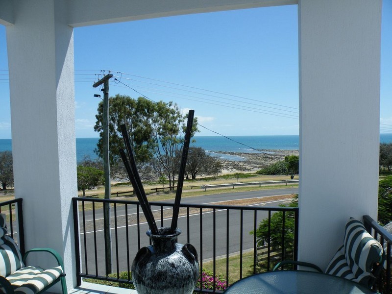 90 Esplanade, Point Vernon QLD 4655