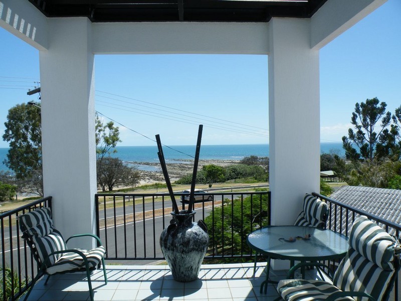 90 Esplanade, Point Vernon QLD 4655