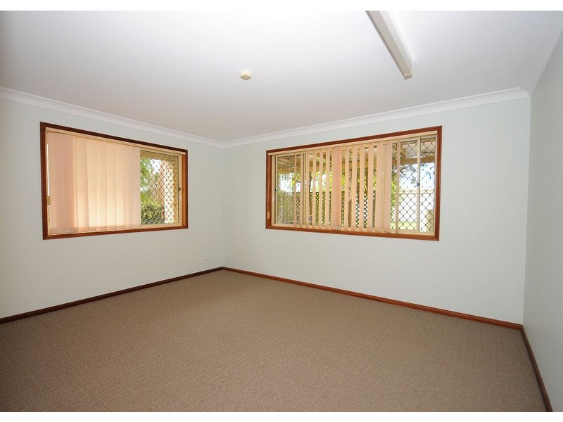 8 Wattle Street, Point Vernon QLD 4655