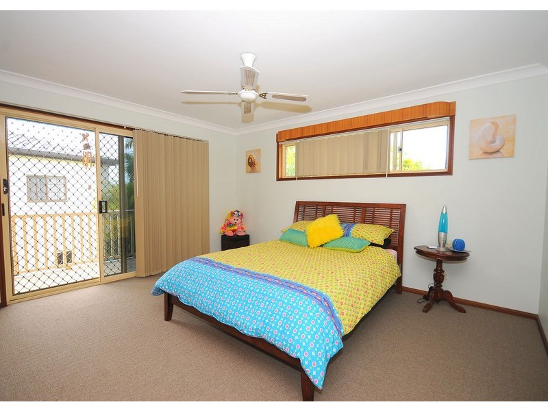 8 Wattle Street, Point Vernon QLD 4655