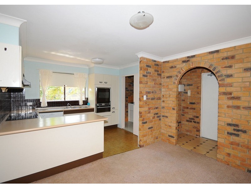 8,394 Esplanade, Torquay QLD 4655