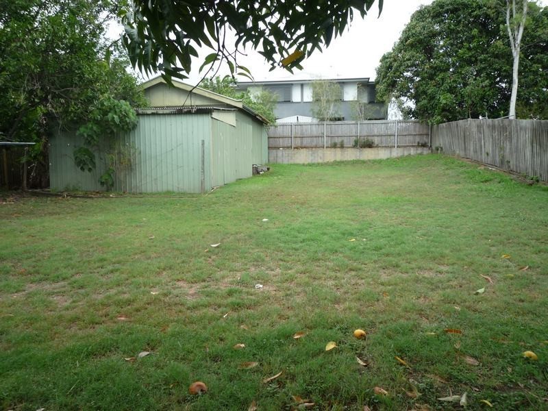 15 Scarborough Street, Scarness QLD 4655