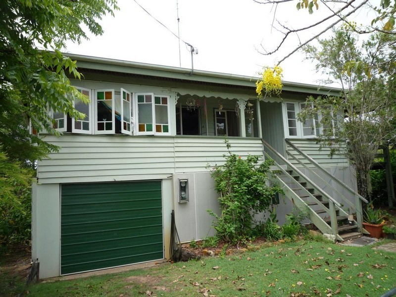 229 Cypress Street, Urangan QLD 4655