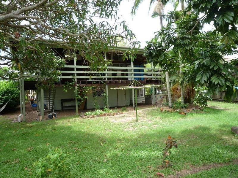 229 Cypress Street, Urangan QLD 4655