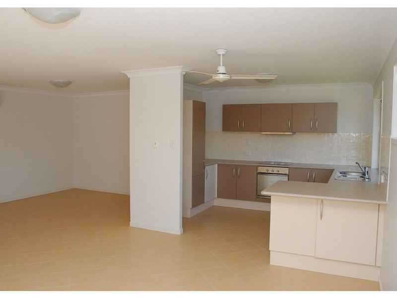 2/41 Watson Street, Pialba QLD 4655