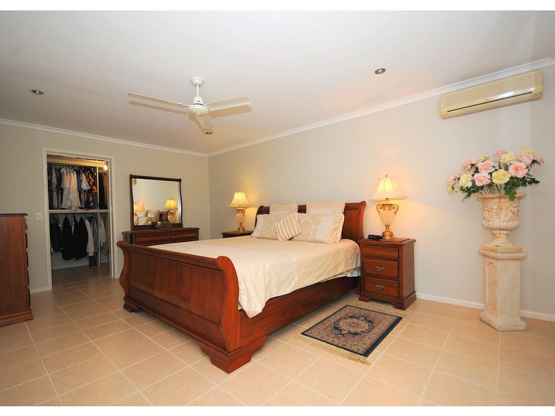 35 Oslove Drive, Booral QLD 4655