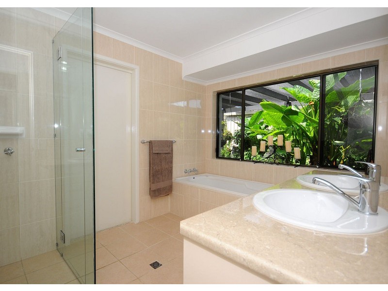 35 Oslove Drive, Booral QLD 4655
