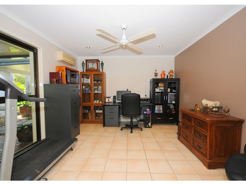 35 Oslove Drive, Booral QLD 4655