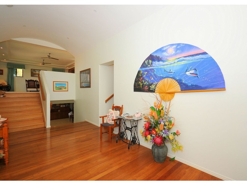 43 Esplanade, Point Vernon QLD 4655