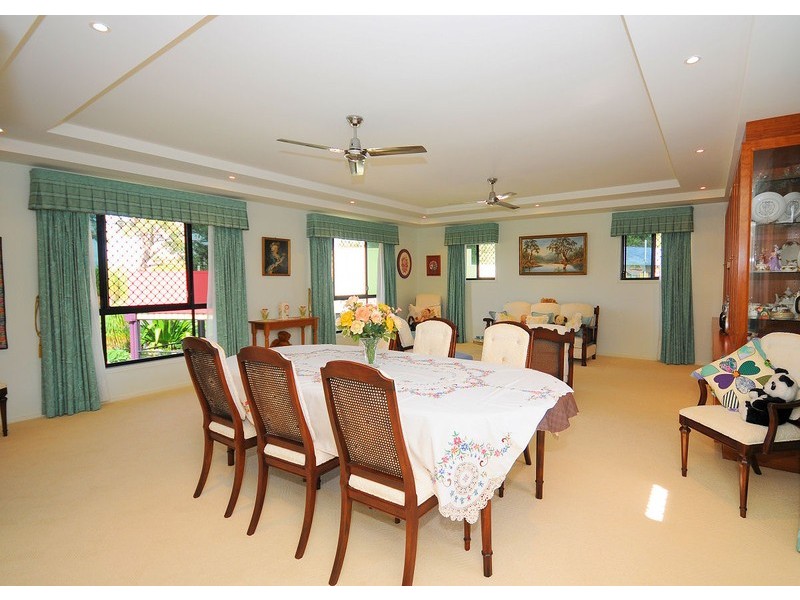 43 Esplanade, Point Vernon QLD 4655