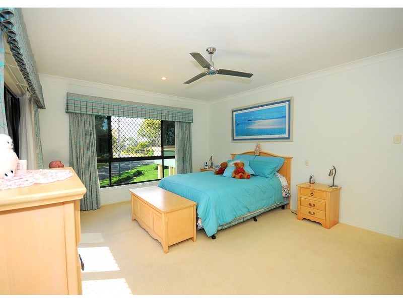 43 Esplanade, Point Vernon QLD 4655
