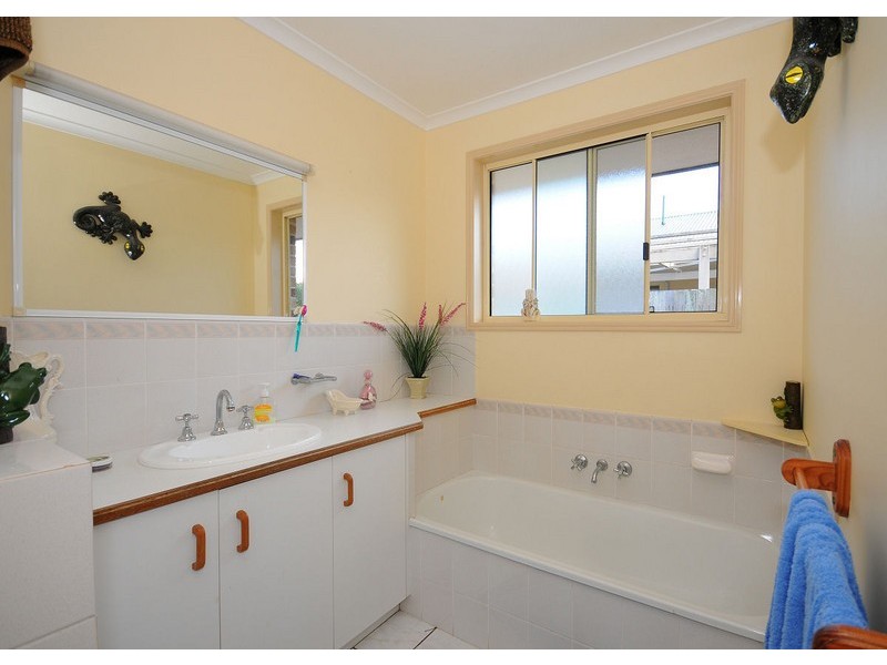 6 Amanda Court, Kawungan QLD 4655