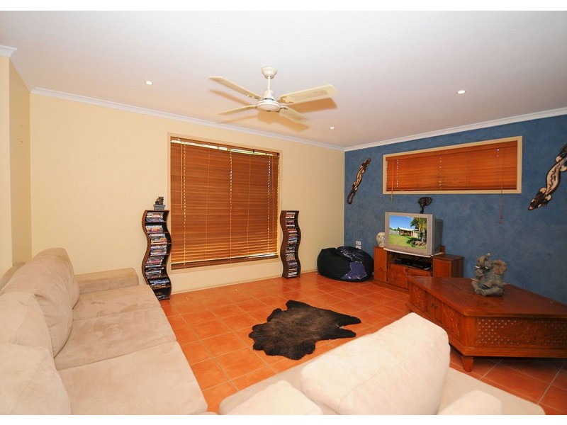 6 Amanda Court, Kawungan QLD 4655