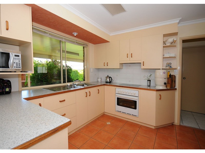 6 Amanda Court, Kawungan QLD 4655