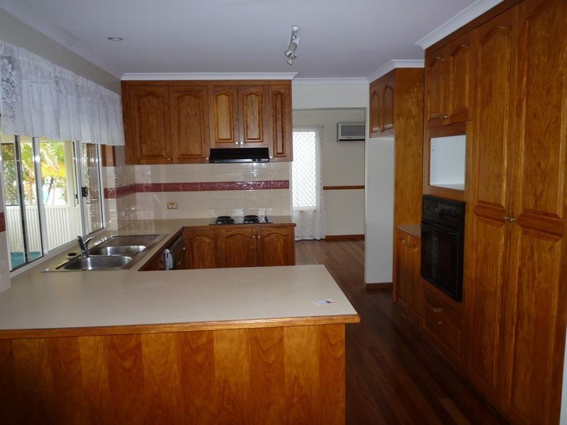 31 Bowerbird Avenue, Eli Waters QLD 4655